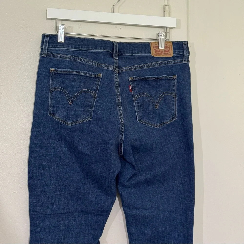 Levi’s Classic Bootcut Denim Jeans Women’s Size 12 Classic Relaxed Fit Western - Picture 6 of 9